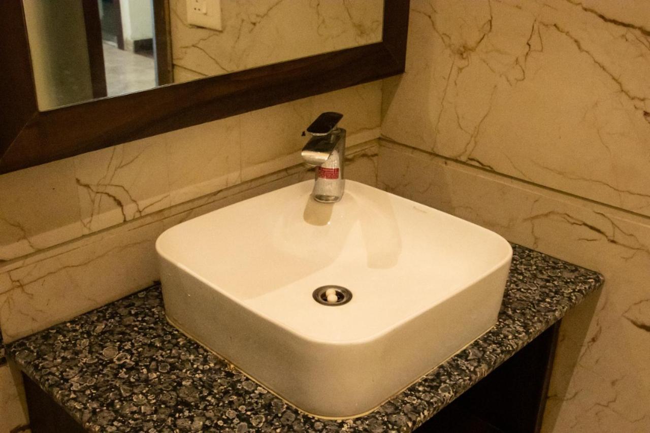 Hotel Sourav Park Inn Agra アーグラ エクステリア 写真